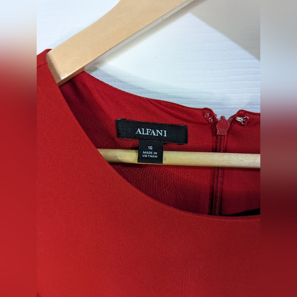 Alfani red flounce dress with bell sleeves size 16 - Picture 3 of 4